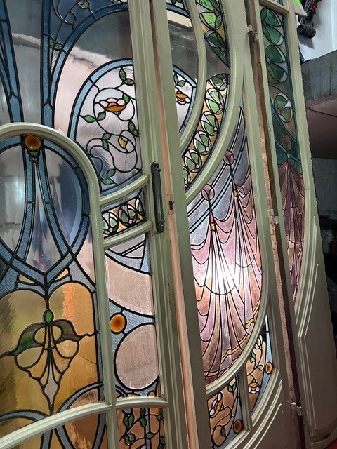 Te Koop: Art Nouveau glas-in-lood binnenwand