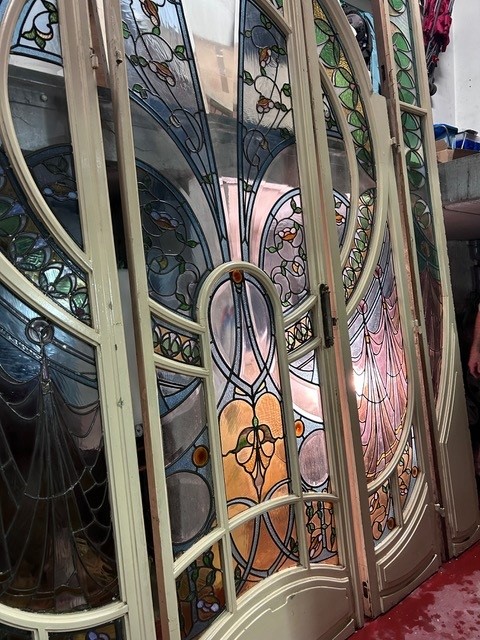 Te Koop: Art Nouveau glas-in-lood binnenwand